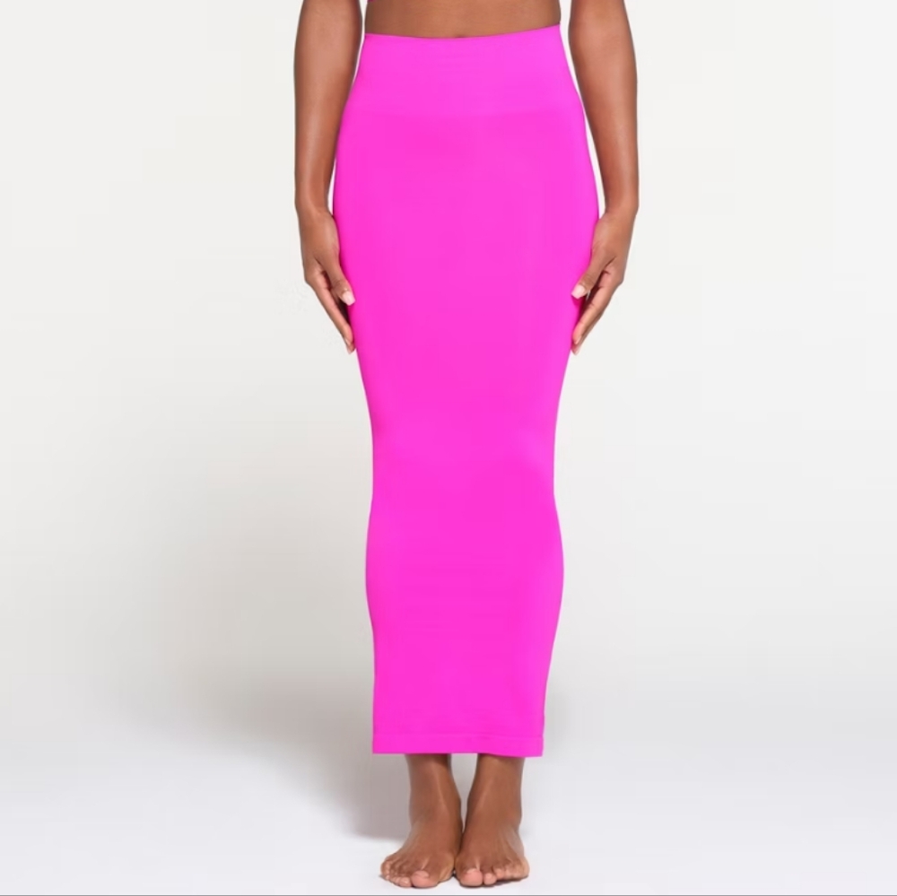 SKIMS Soft Smoothing Seamless Skirt